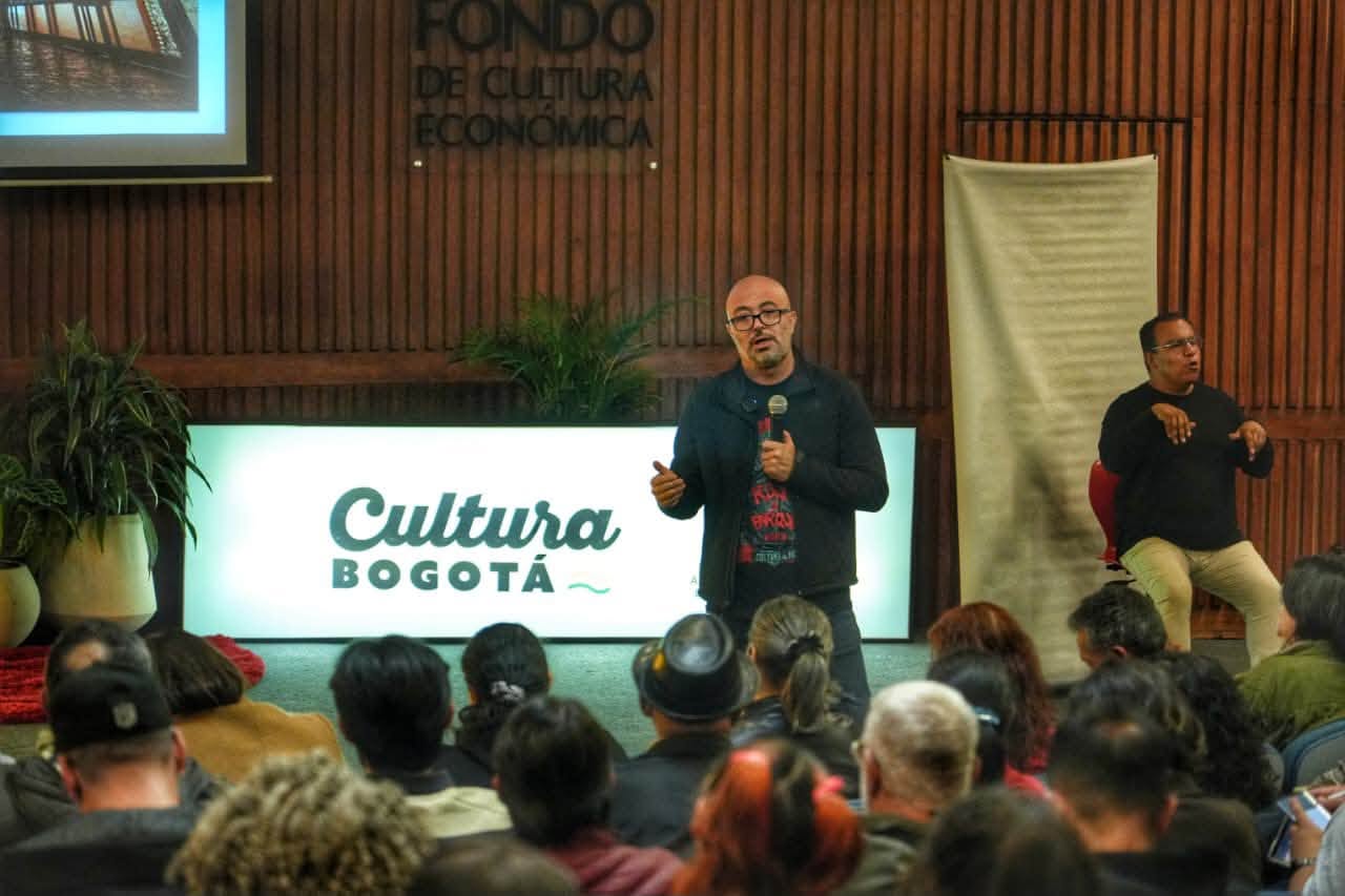 Santiago Trujillo durante el lanzamiento de la Escuela AURA