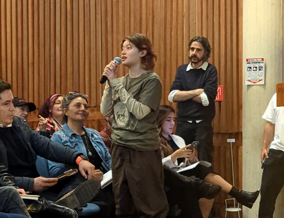 Intervención de una participante de la Escuela AURA